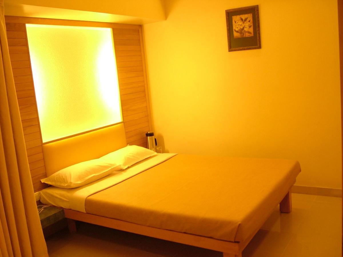 Hotel City Park, Solapur Exteriör bild