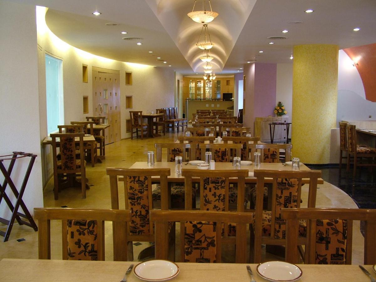 Hotel City Park, Solapur Exteriör bild